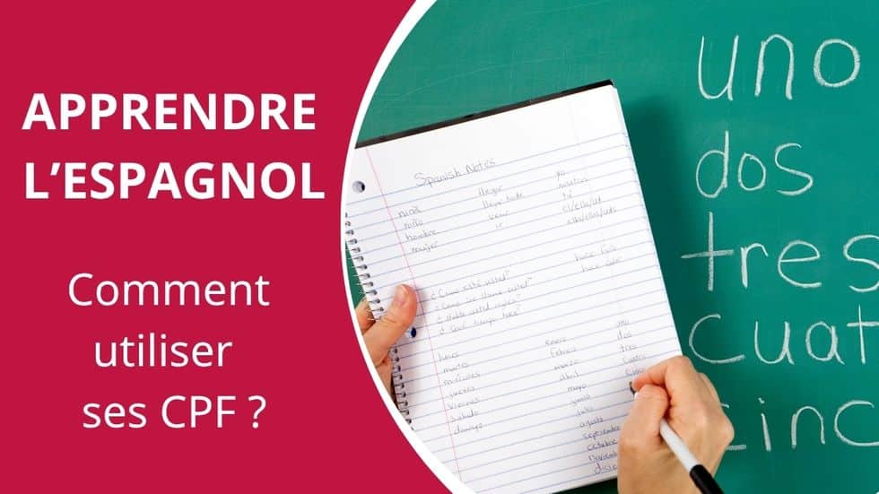 carnet de note en espagnol avec tableau vert et écriture à la craie
